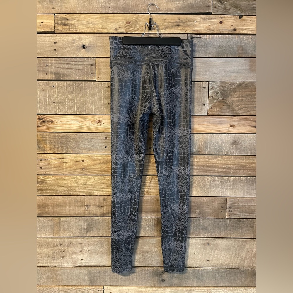 Zyia Active Full Length Leggings- Gator print size 6-8